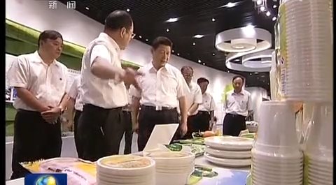 General Secretary Xi Jin Ping pays a visit to two-type society Exhibition held in Wuhan, Xi stops and visits our bioplastic booth.